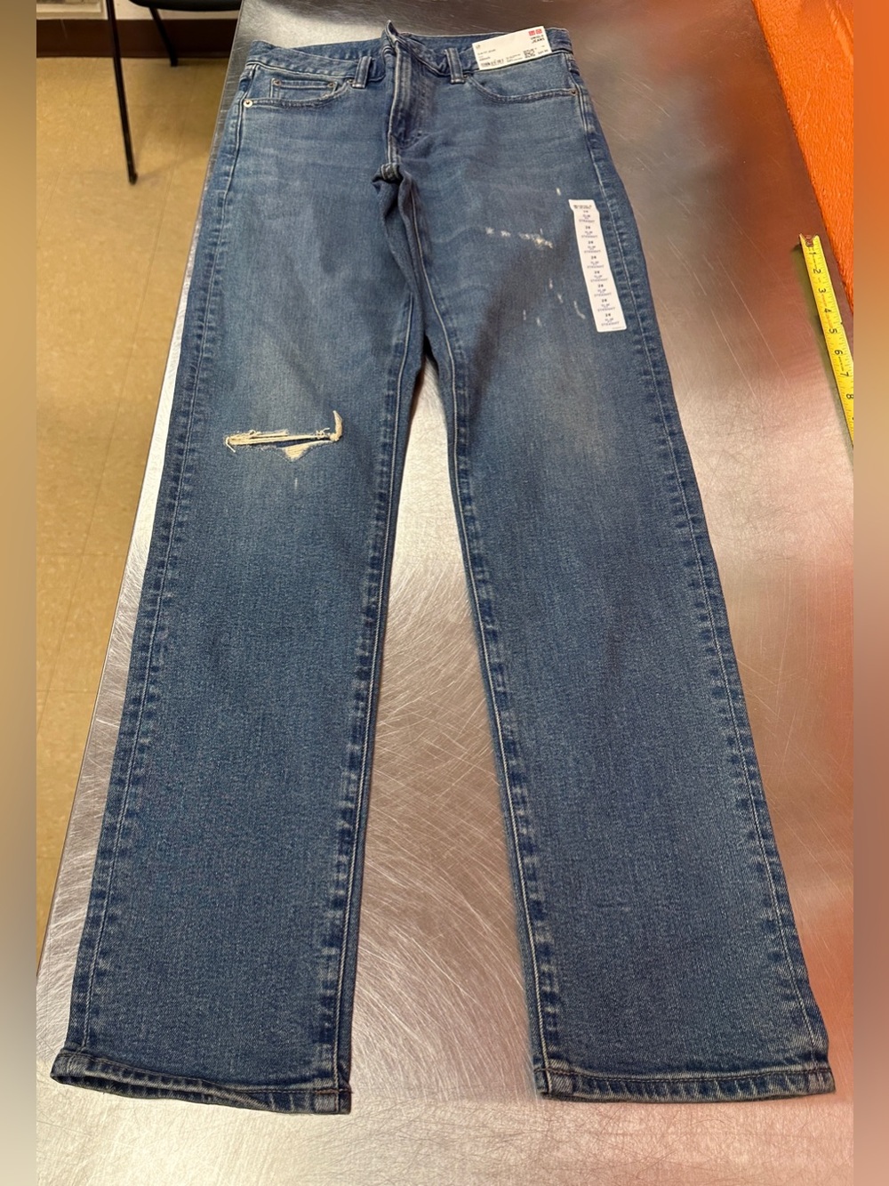 UNIQLO MEN'S SLIM FIT STRAIGHT DAMAGED JEANS BLUE SIZE 28”